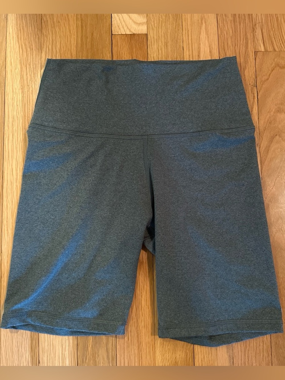 Aerie sage green heather biker shorts size medium